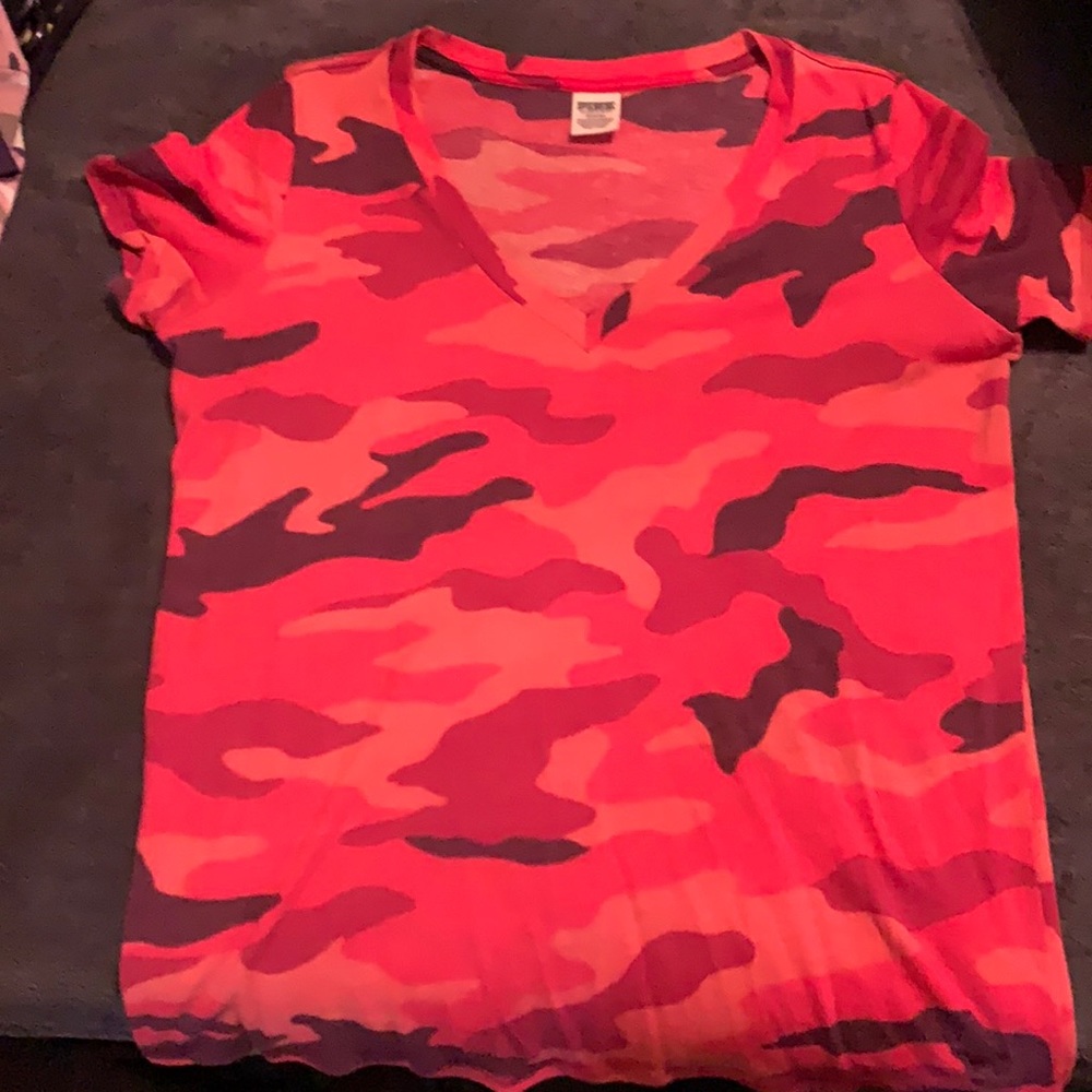 Victoria’s Secret Pink t-shirt